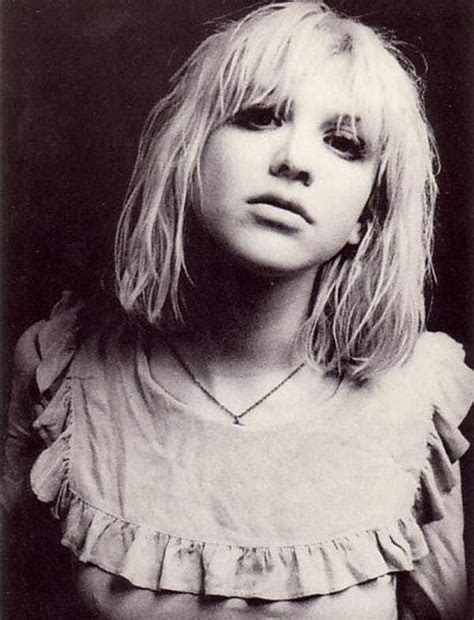 courtney love early photos.